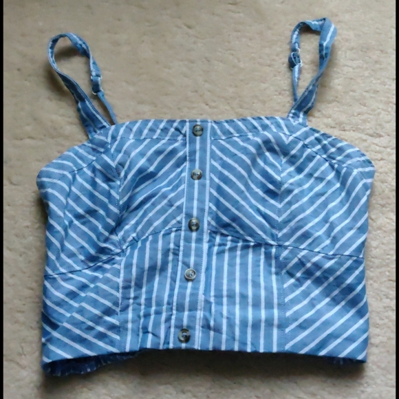 Closing season - Summer tops!! - Picture 3 of 3